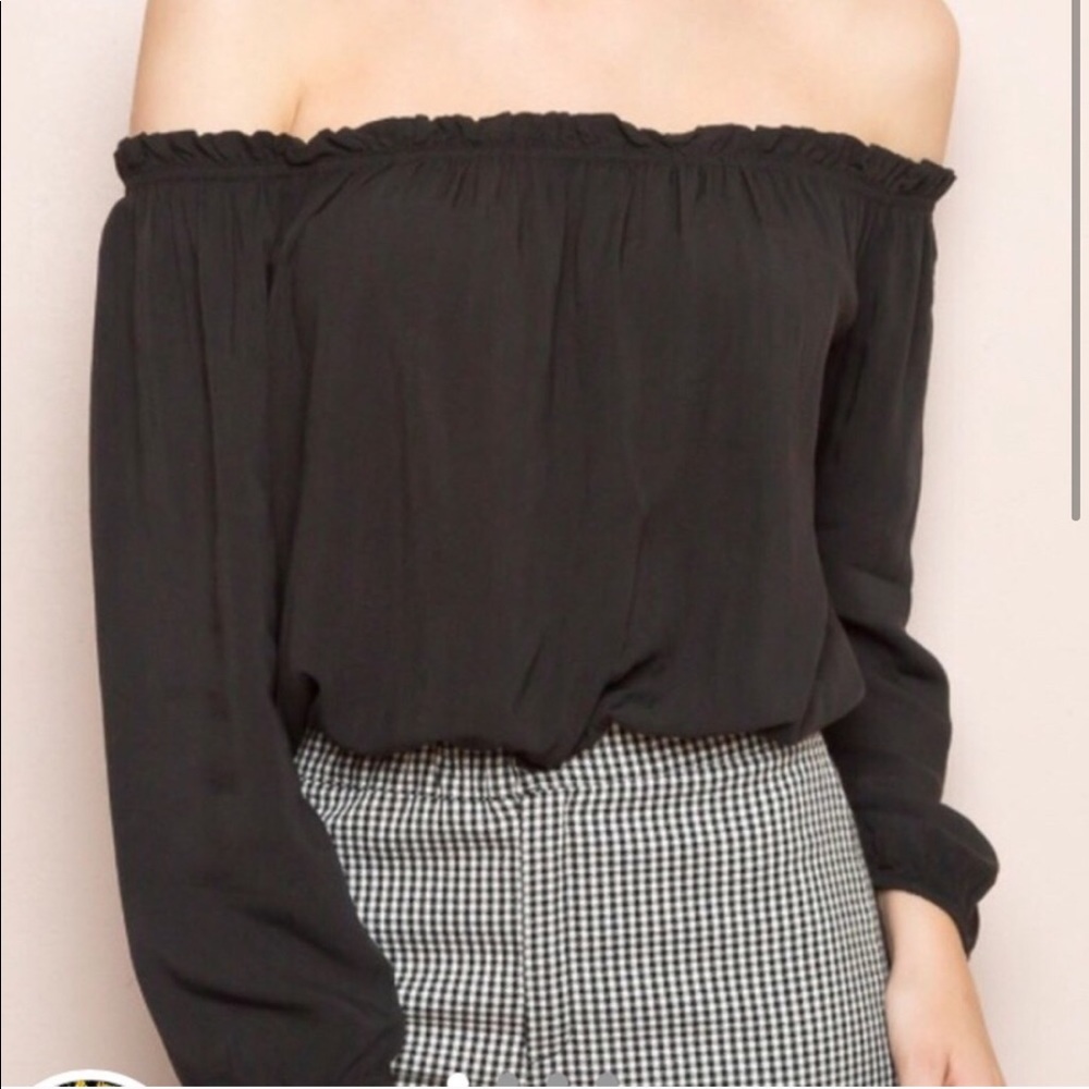 Brandy Melville blake off-shoulder top